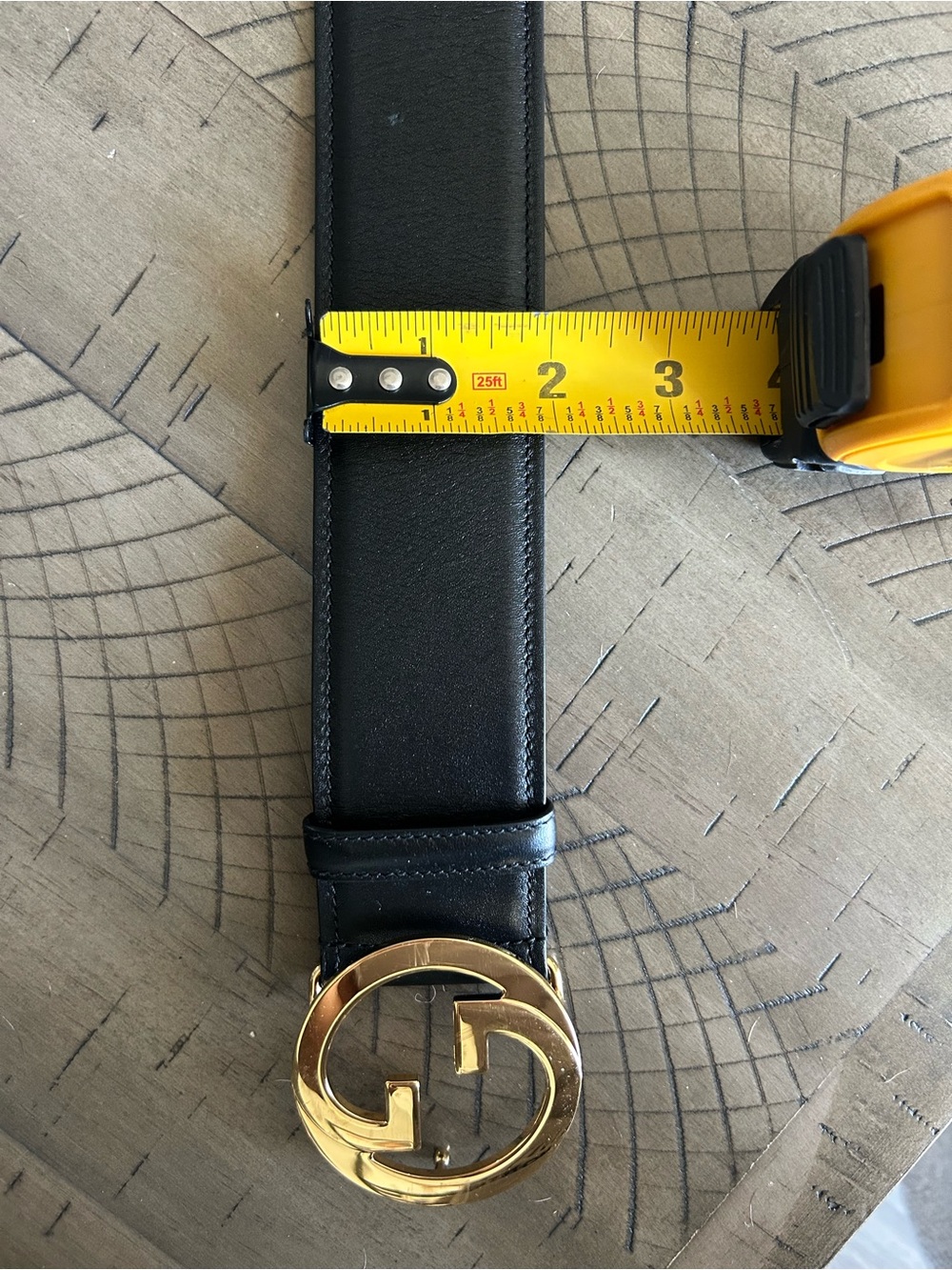 Gucci Black Leather Belt with Gold Interlocking G Buckle - Picture 4 of 9